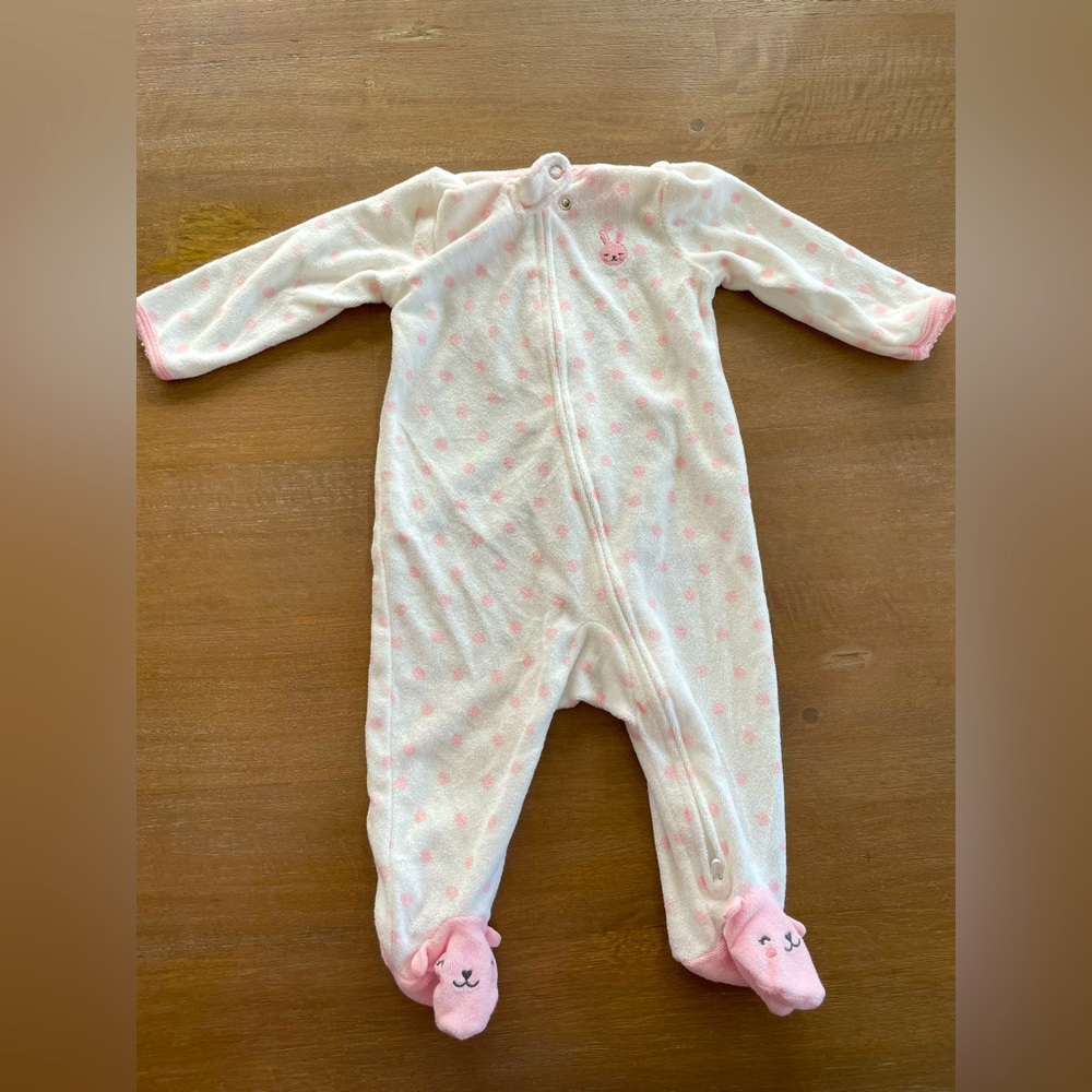🎀  5 for $30 NWOT Carter’s Towel Material Bunny Footie Zipper Pajamas 6M